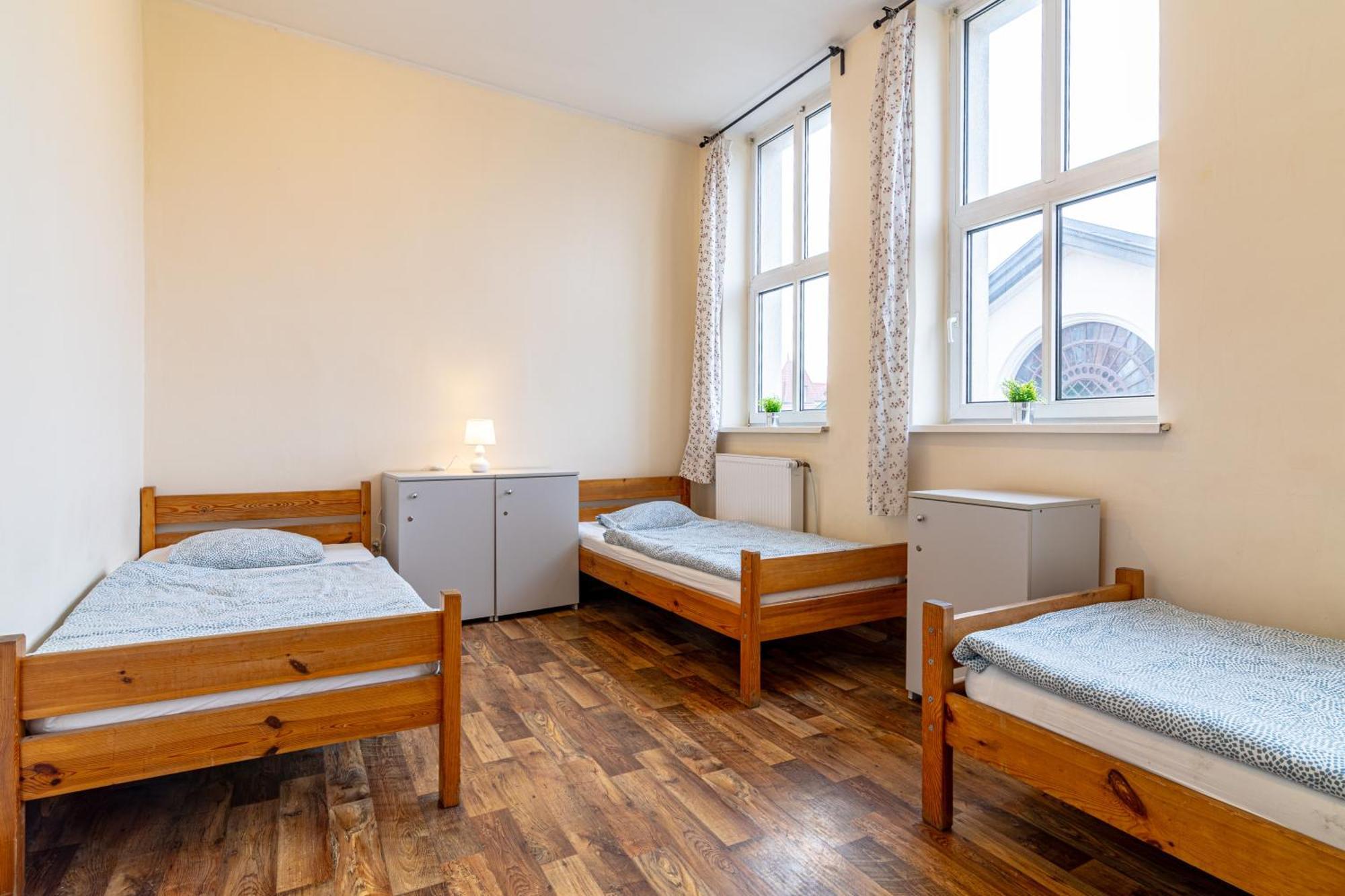 Hostel Orange Plus Торунь Экстерьер фото