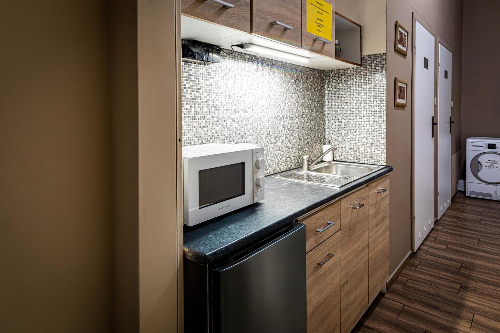 Hostel Orange Plus Торунь Экстерьер фото
