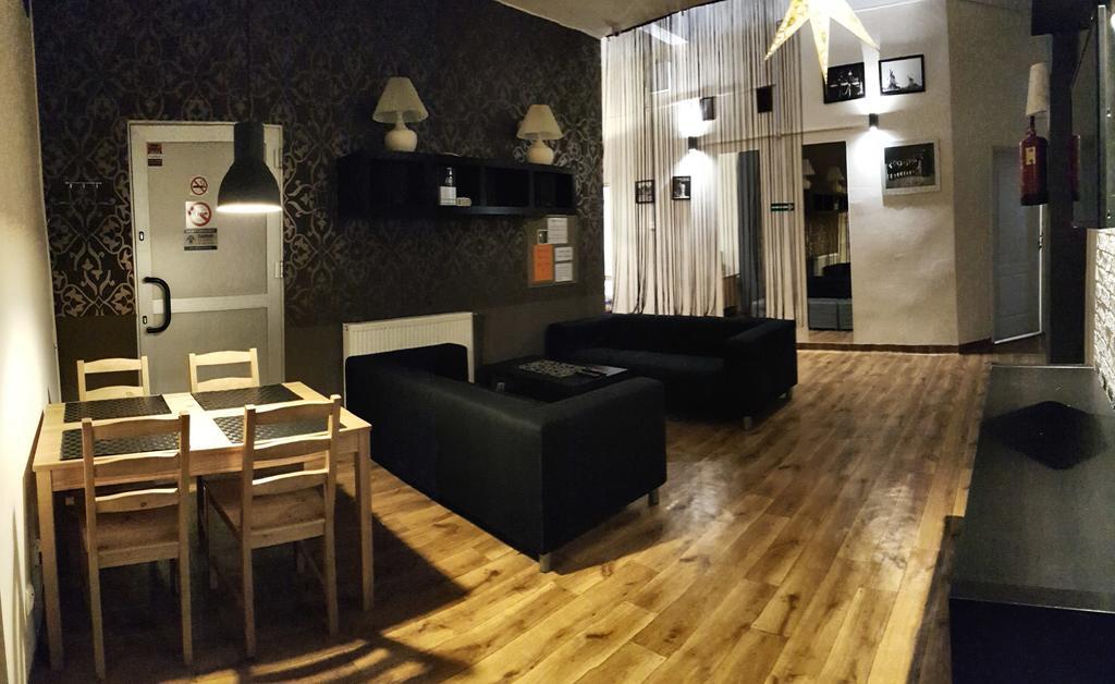 Hostel Orange Plus Торунь Экстерьер фото