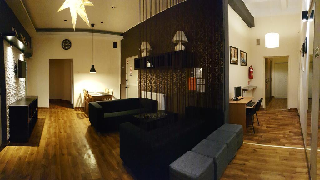 Hostel Orange Plus Торунь Экстерьер фото